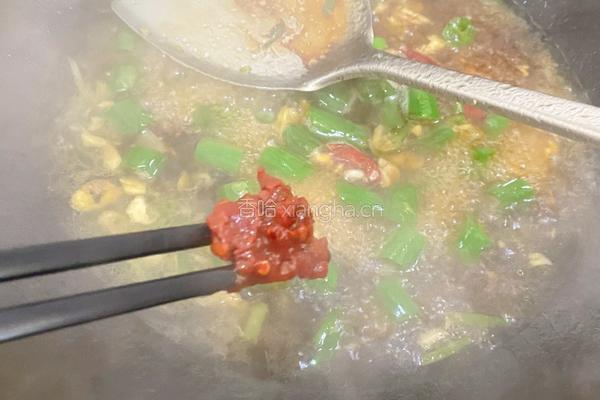 豆泡炒韭菜的做法图解5