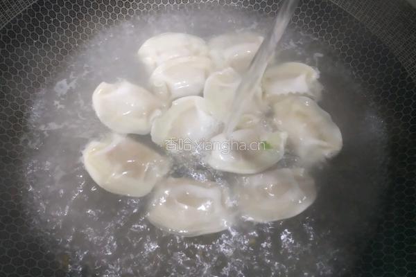 白菜饺子的做法图解3