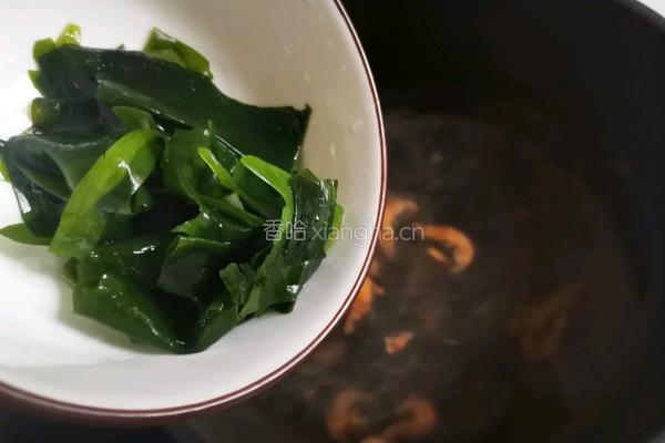 裙带菜鸡蛋豆腐汤的做法图解6