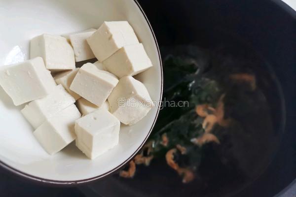 裙带菜鸡蛋豆腐汤的做法图解7