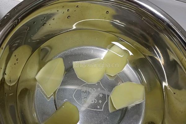 猪肉土豆炖豆角的做法图解2