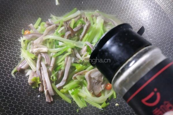 芹菜肚条的做法图解9