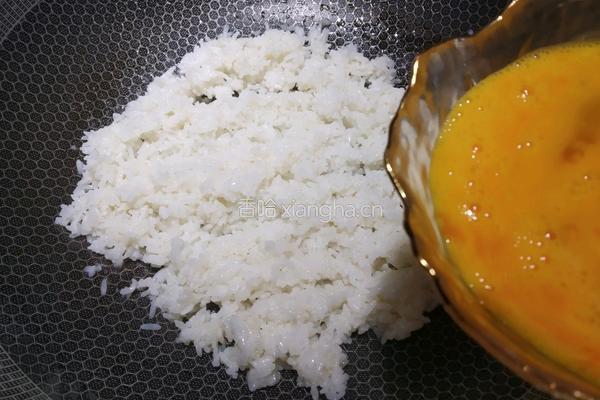 黄金炒饭的做法图解4