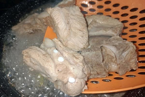 排骨玉米马蹄汤的做法图解4