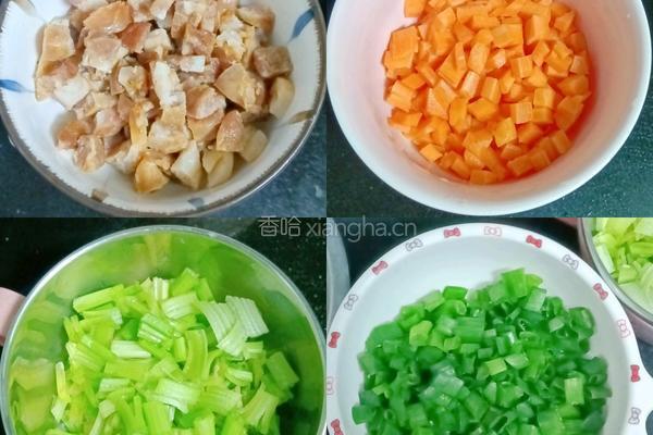 腊肠芹菜胡萝卜炒饭的做法图解2