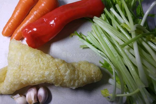 肉皮炒三丝的做法图解1