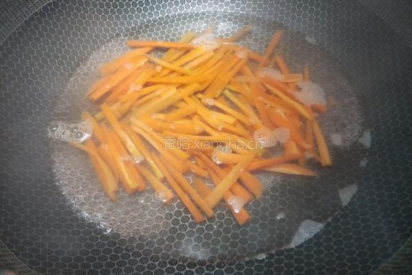 肉皮炒三丝的做法图解3