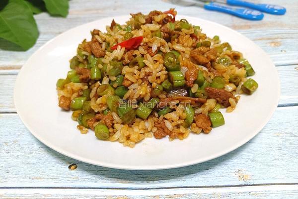 肉沫豆角拌饭的做法图解1