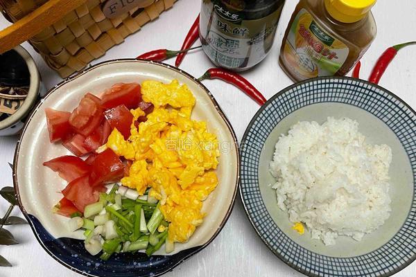 番茄鸡蛋炒饭的做法图解4