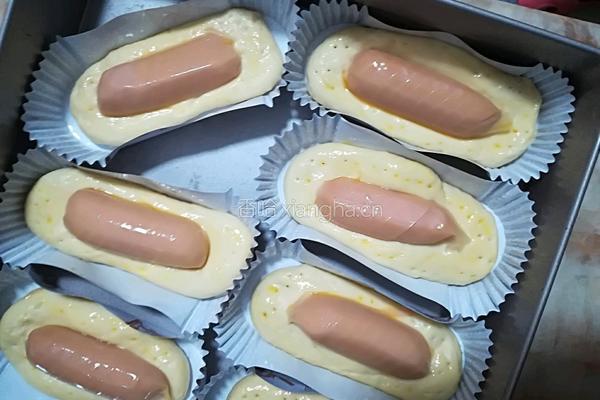 香肠肉松面包的做法图解6