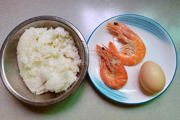 虾仁蛋炒饭的做法图解1