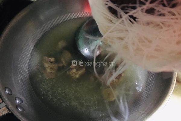 鸭血粉丝羊肉汤的做法图解3