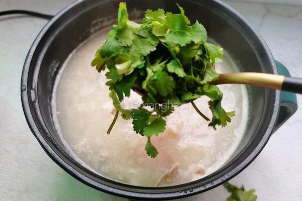 皮蛋瘦肉粥的做法图解9