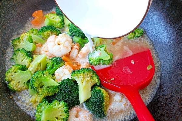 虾仁西蓝花盖饭的做法图解15