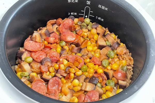 香肠焖饭的做法图解6