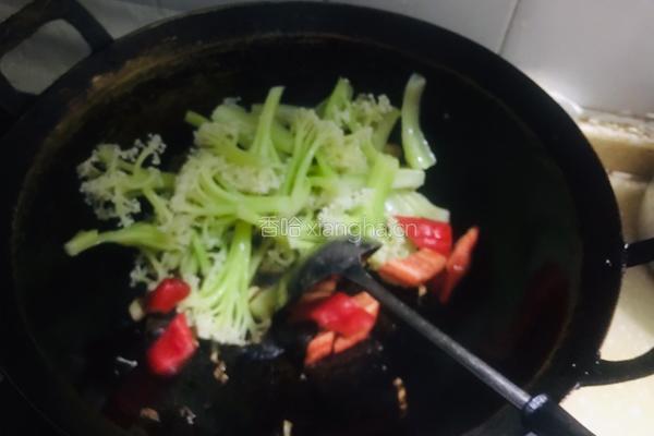 菜花炒肉片的做法图解5