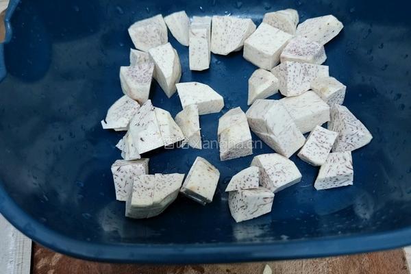 芋头焖饭的做法图解4
