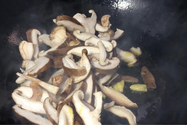 香菇荷包蛋汤面的做法图解3