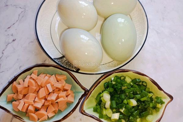 火腿肠蒸蛋的做法图解1