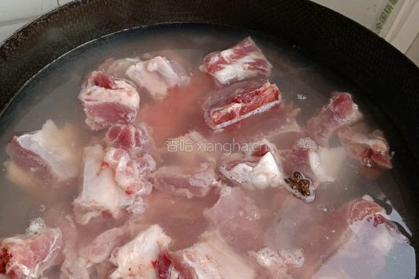 排骨炖豆角的做法图解1