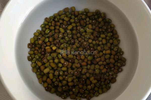 浓绿豆汤的做法图解2