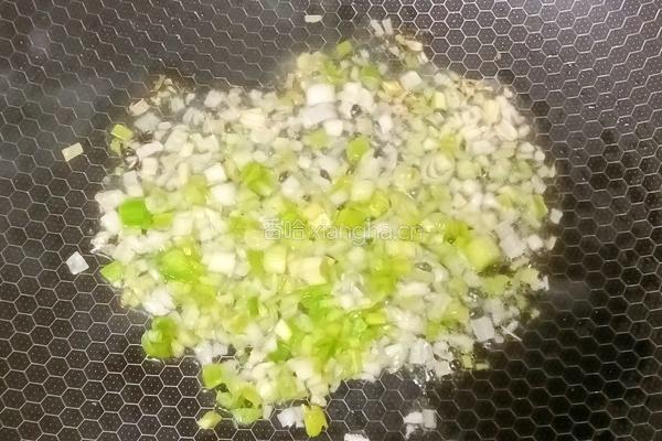 鸡蛋酸菜盖饭的做法图解6