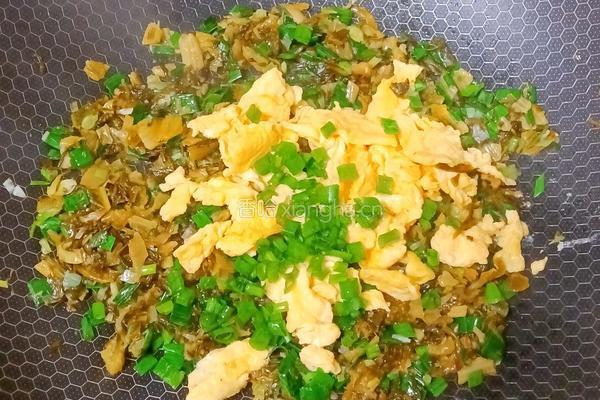 鸡蛋酸菜盖饭的做法图解10