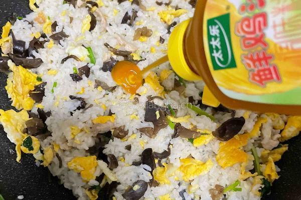 鸡蛋木耳炒饭的做法图解9