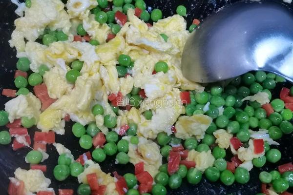 鲜豌豆红椒炒鸡蛋的做法图解10