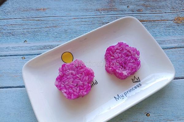 火龙果花朵饭团的做法图解1