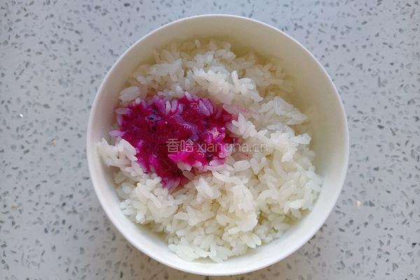 火龙果花朵饭团的做法图解4