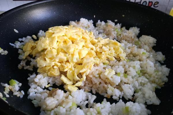 蛋炒饭的做法图解9