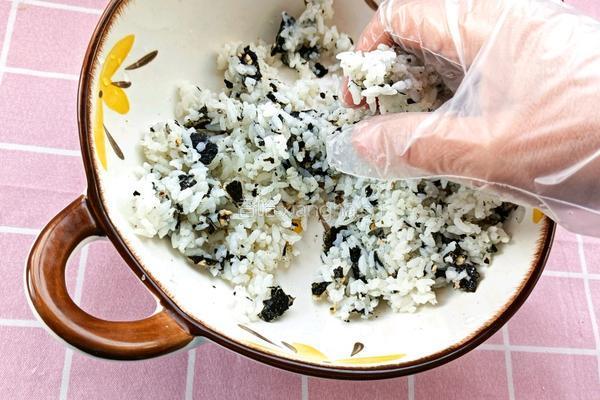 海苔饭团的做法图解10