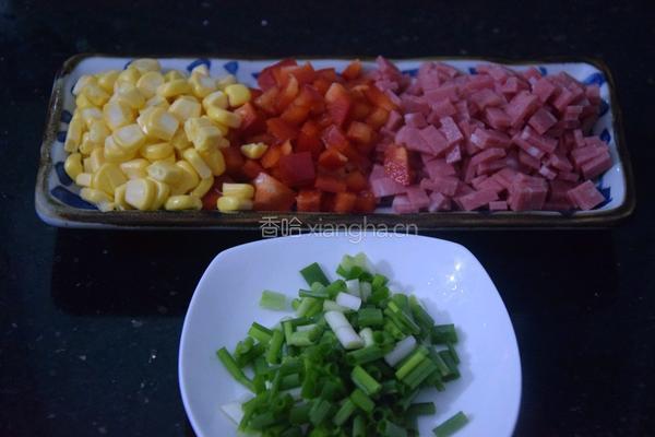 培根蛋炒饭的做法图解2
