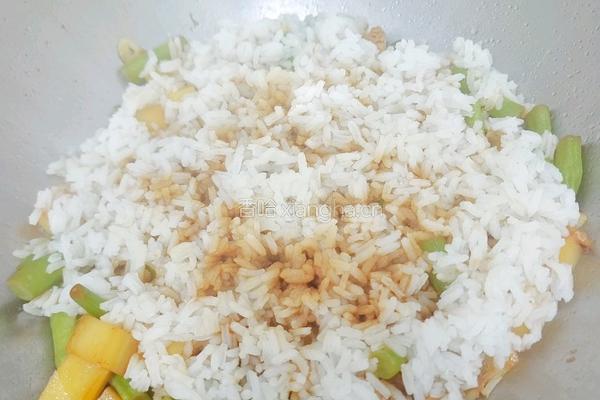 土豆焖饭的做法图解11