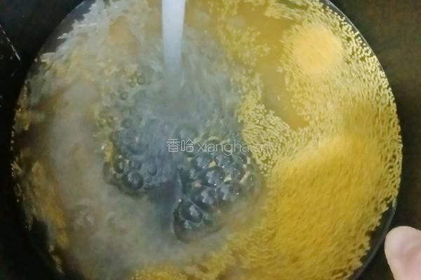 大米小米红薯粥的做法图解4