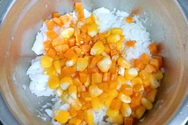 火腿肠肉松拌饭的做法图解6