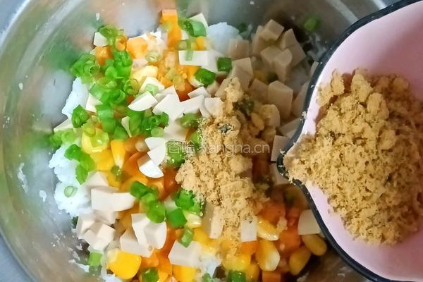 火腿肠肉松拌饭的做法图解8
