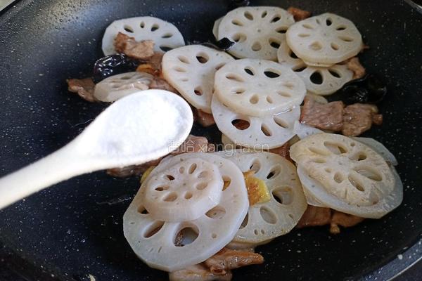 莲藕炒肉盖浇饭的做法图解11