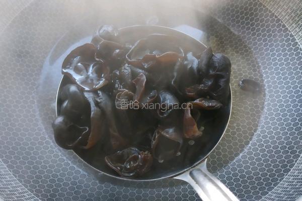 木耳莴笋炒肚条的做法图解6