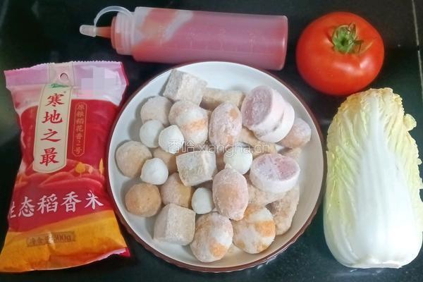 番茄浓汤丸子盖饭的做法图解1