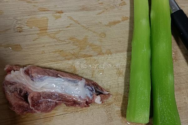 莴笋炒肉的做法图解2