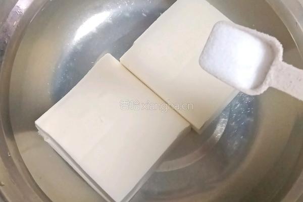 娃娃菜豆腐盖饭的做法图解2