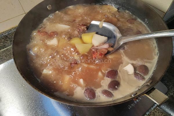 白萝卜烧边排骨的做法图解9