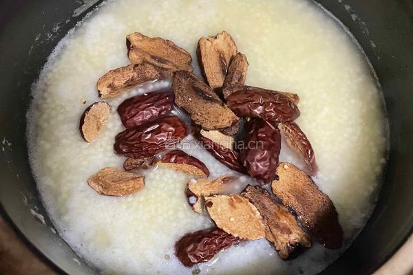 小米红枣粥的做法图解9