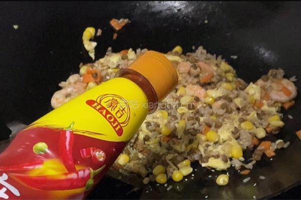虾仁鸡蛋炒饭的做法图解10