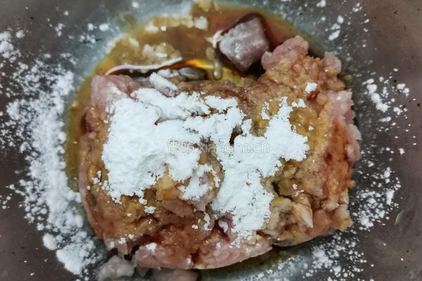 瘦肉鸡蛋汤的做法图解2