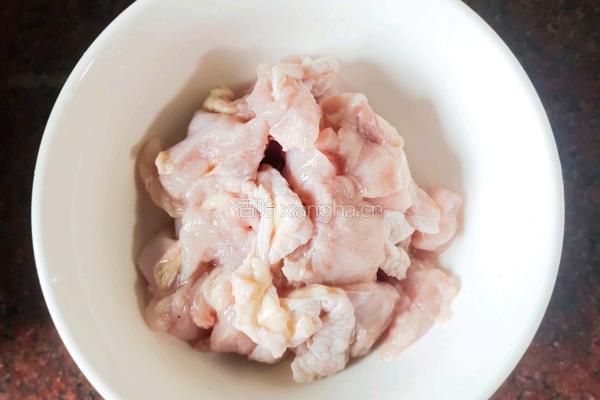 快捷午餐鸡丝酸菜面的做法图解1
