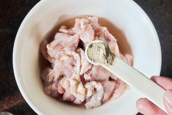 快捷午餐鸡丝酸菜面的做法图解3