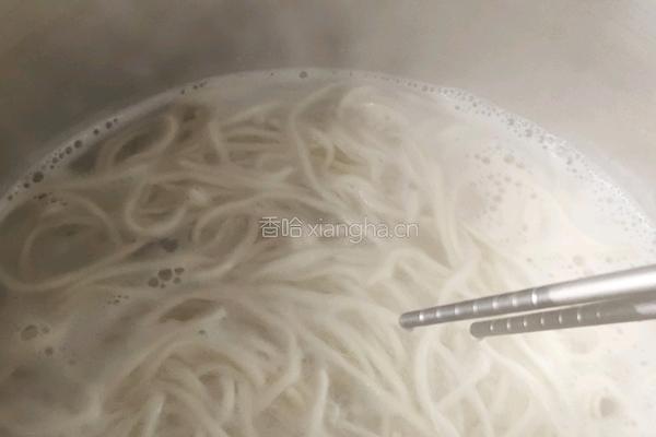 快捷午餐鸡丝酸菜面的做法图解14